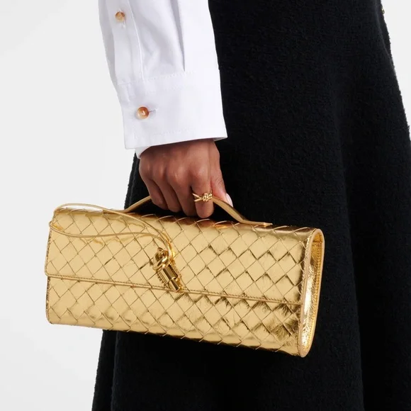 BOTTEGA VENETA Andiamo Clutch - Picture 2 of 15